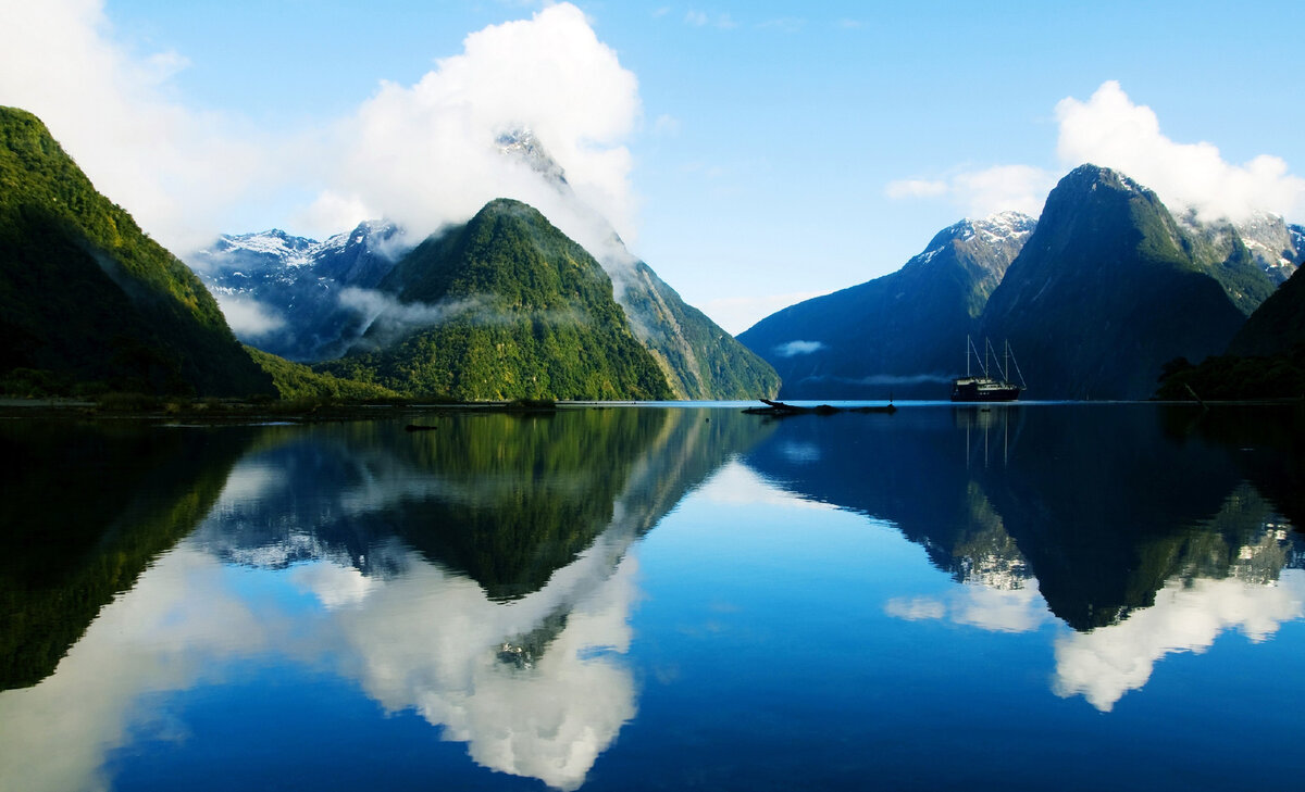 New zealand national. Фьорд Милфорд-саунд. Милфорд новая Зеландия. Залив Милфорд-саунд. Фьорды новой Зеландии.