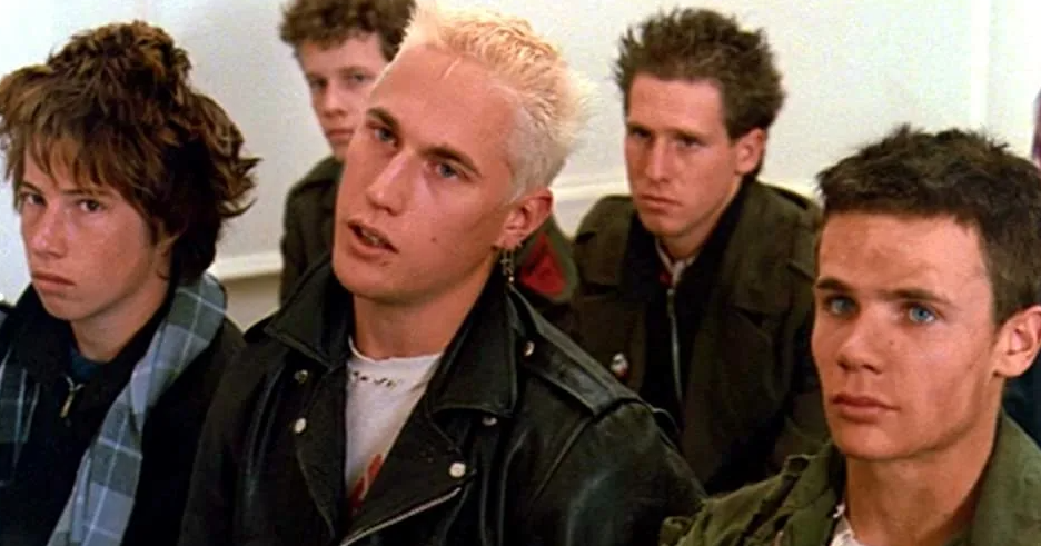 Пригород 1983. Пригород фильм 1983. пригород 1983 suburbia. suburbia 1984 джек. suburbia 1996.