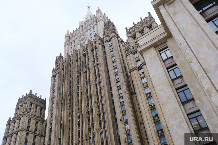    В МИД РФ предложили странам не размещать оружие в космосе