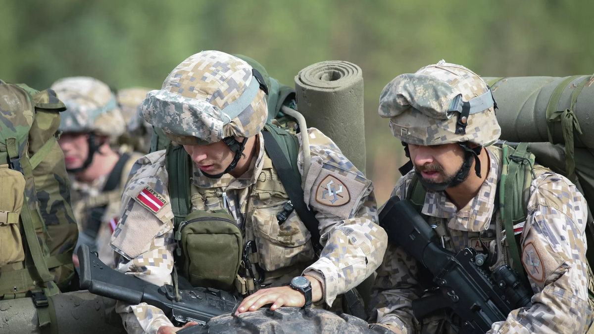 CC BY 2.0 / 7th Army Training Command / U.S. Army / Kaidian Smith / Latvia Best Squad - Day 1