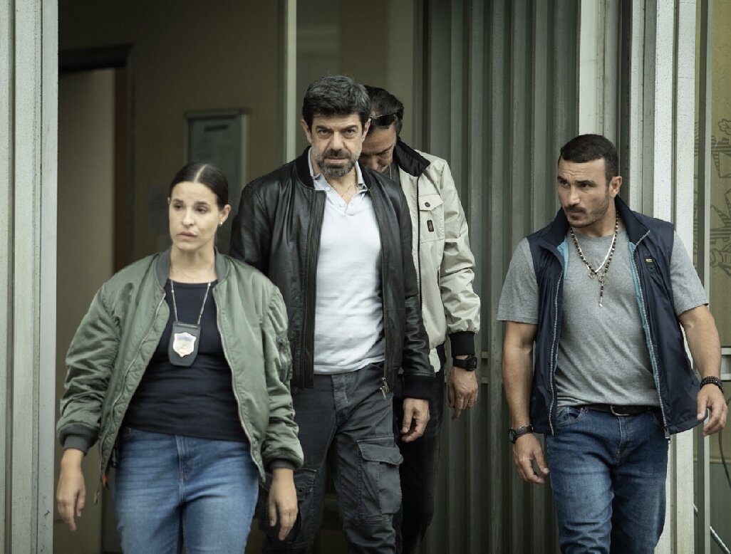 Триллер, драма. Италия. Режиссёр: Андреа Ди Стефано. В главных ролях: Пьерфранческо Фавино, Линда Кориди, Антонио Жерарди, Франческо Ди Лева.