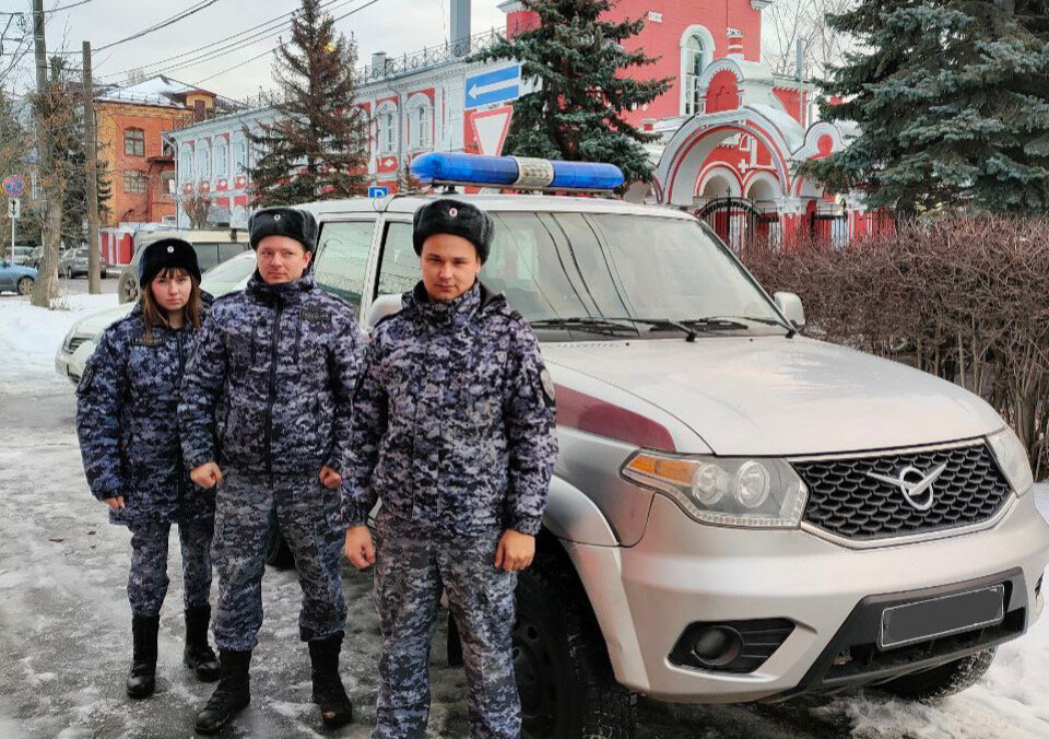 В НИЖНЕМ НОВГОРОДЕ РОСГВАРДЕЙЦЫ ПО ГОРЯЧИМ СЛЕДАМ ЗАДЕРЖАЛИ ГРАБИТЕЛЯ