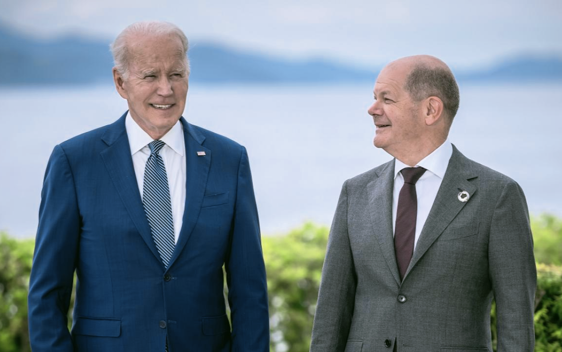 Из открытых источников в интернете. Президент США Джо Байден и канцлер ФРГ Олаф Шольц.