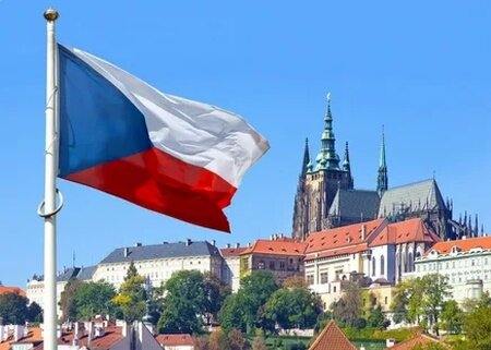    Чехия исчерпала запасы вооружения для поставок Украине и надеется на частные компании-производители оружия