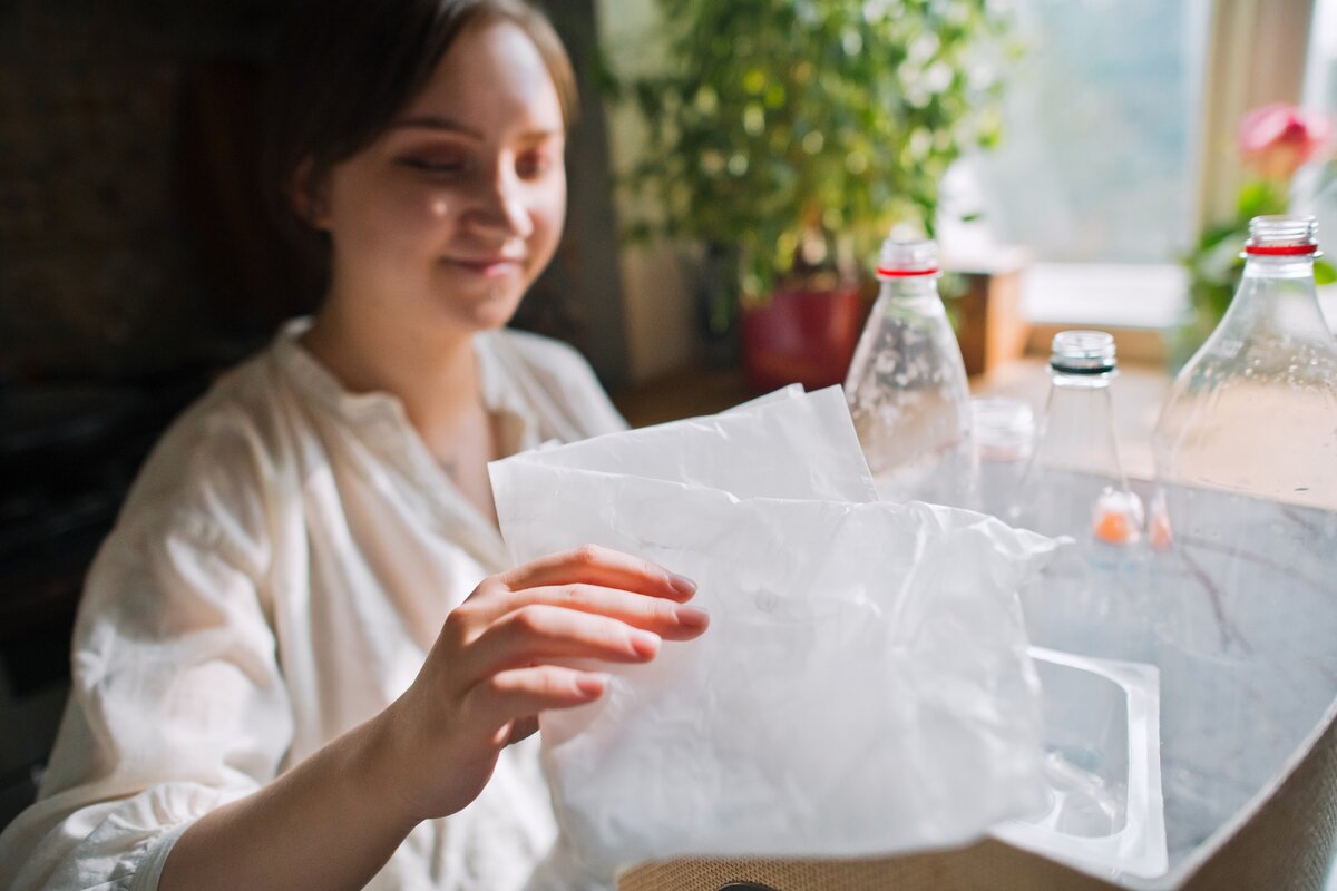     Никакого пакета с пакетами: 5 оригинальных и удобных способов хранения