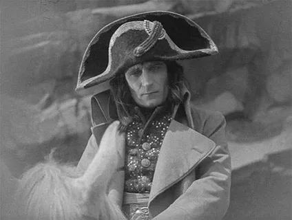 Альбер Дьеддоне в роли наполеона