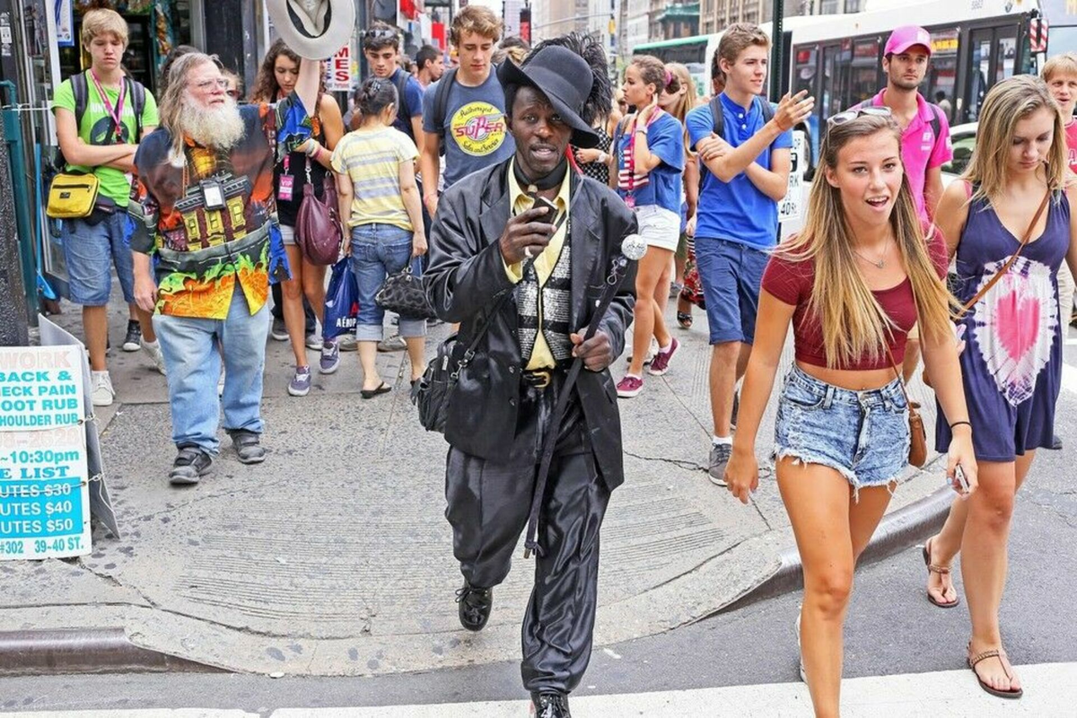 люди в брайтоне. жизнь в сша. обычные американские люди. типичные жители нью-йорка. типичные жители нью-йорка.