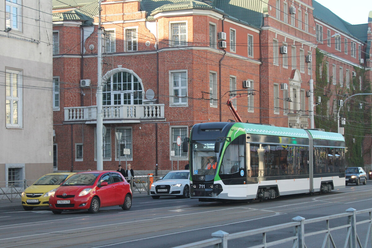 Советский просп., вагон 71-921 "Корсар", маршрут № 5