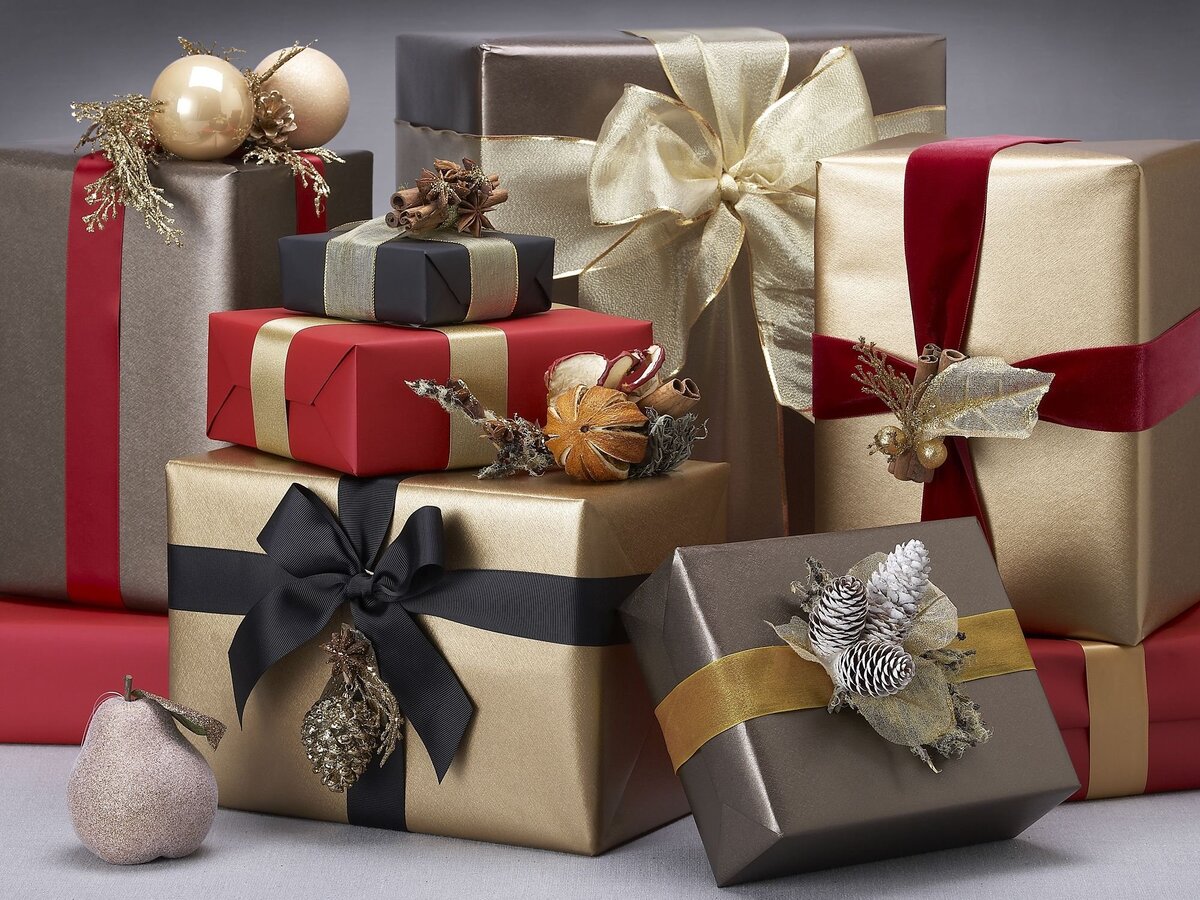 Kinds of presents. Подарки и упаковка. Красивые подарочные коробки. Красивая упаковка подарков. Праздничная упаковка для подарков.