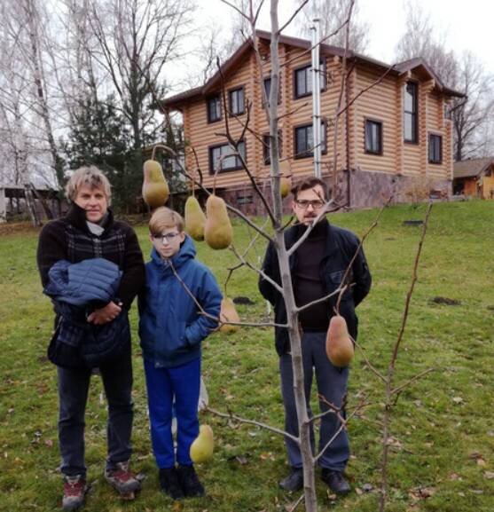 Алексей со старшим сыном Алексеем-младшим и внуком Денисом