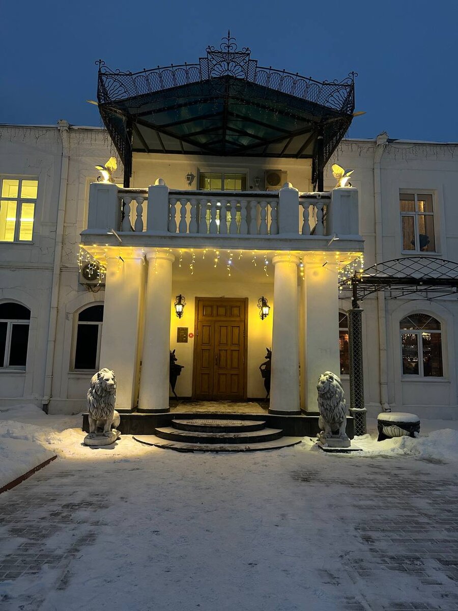 Вход в кафе