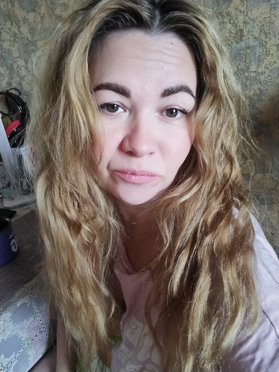 Проснулась только что старая, страшная и никому не нужная... Реву горькими слезами 😭😂