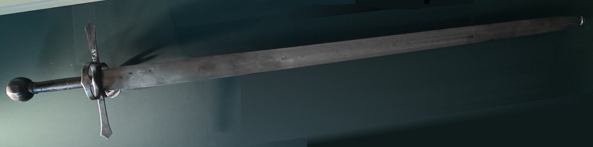 Меч  XV в. западная Европа. фото мое. Минский Исторический музей. 