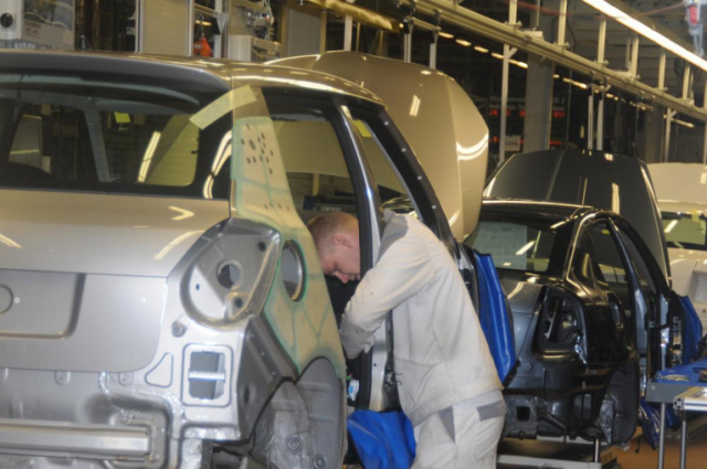    Почему сокращают работников бывшего калужского завода «Фольксваген»?