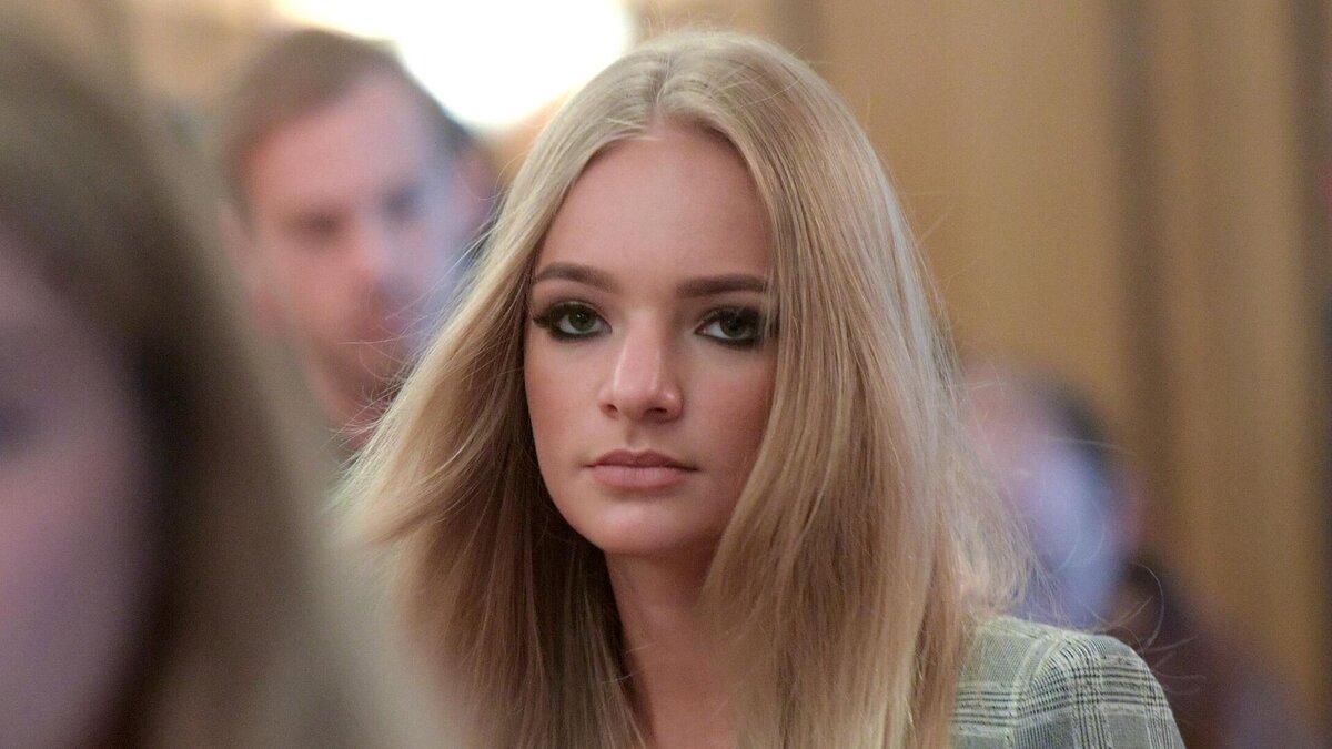 Автор: https://prazdnik-48.ru/img/liza-peskova-foto-3.jpg