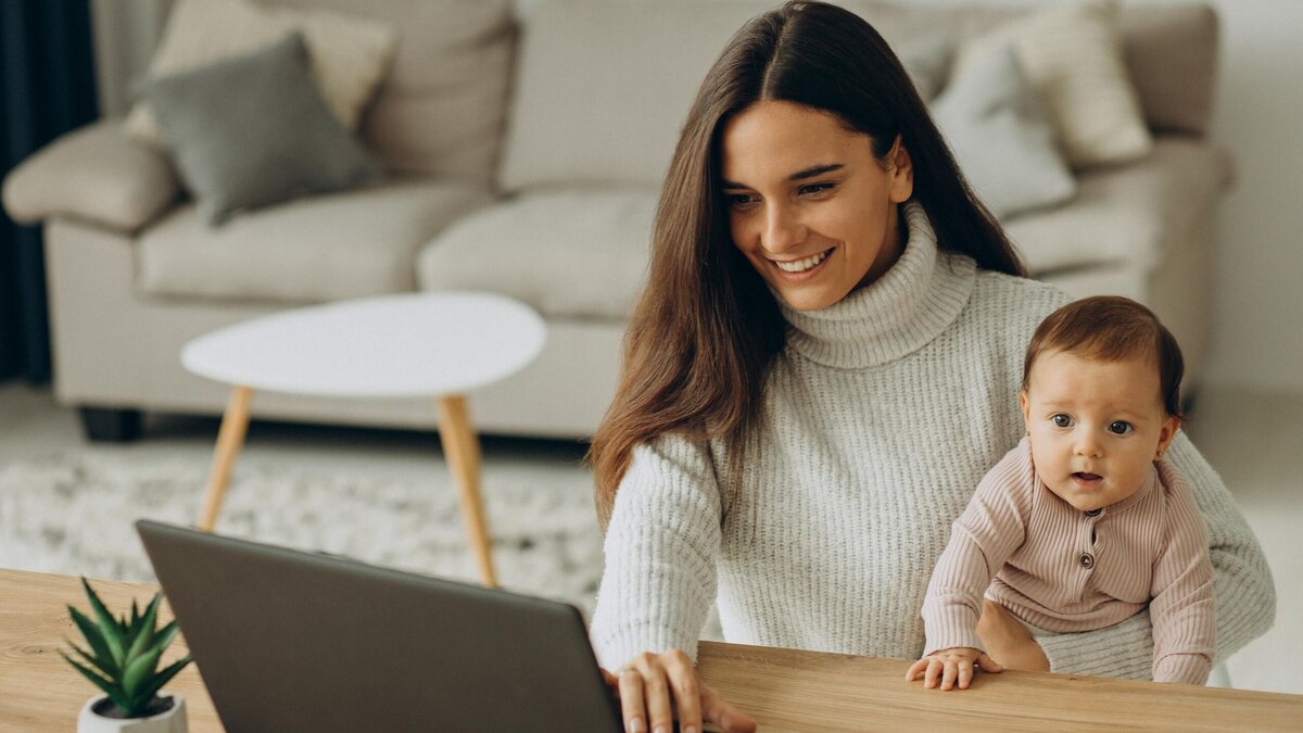    А вы знали сколько зарабатывают мамы в декрете? Депутат напомнила о мерах поддержки© Freepik | senivpetro