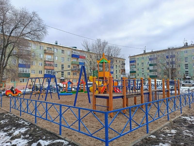 Образцовская площадка сызрань. Площадки в Сызрани. Детская площадка угловая. Уголок с площадкой. Больница на Образцовской площадке в Сызрани
