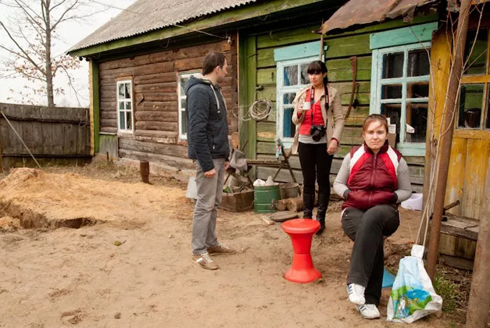 Дети Российской глубинки. Городской и деревенский житель. Городские и сельские жители. Городские жители в деревне.