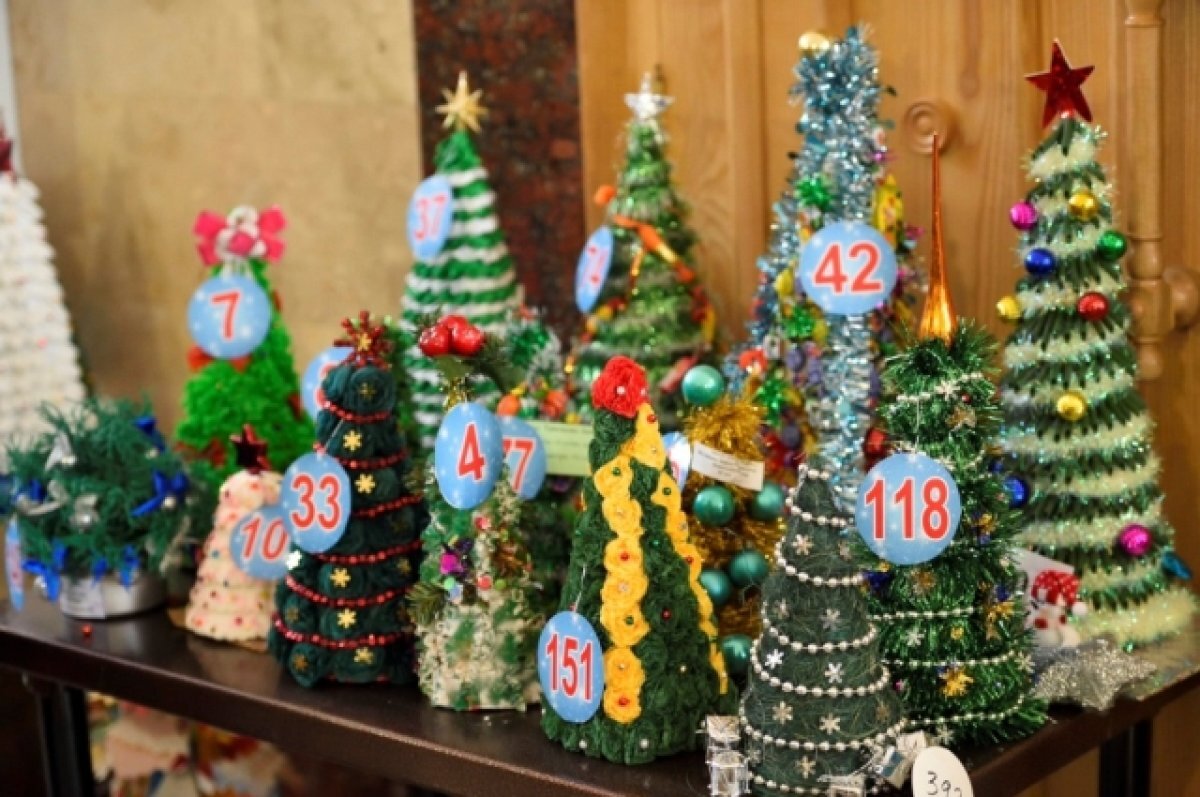    В Майкопе продолжается прием заявок на конкурс «Арт-ёлка - 2024»