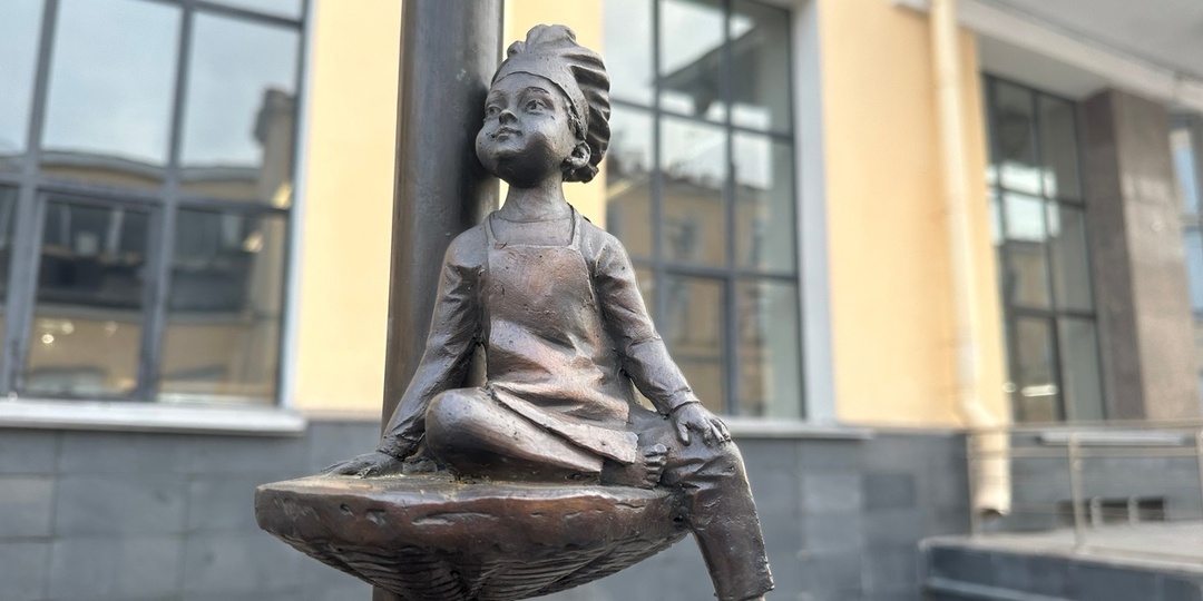 Незаметный памятник на Московском вокзале, раскрывающий историю и душу Санкт-Петербурга!