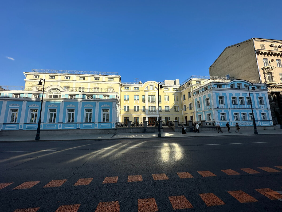 Два храма, старинные усадьбы, банк и театр Ленком. От сада Эрмитаж по  улочкам и переулкам до Пушкина на Тверской. | Павел Бочкарев Путешествуем  вместе | Дзен