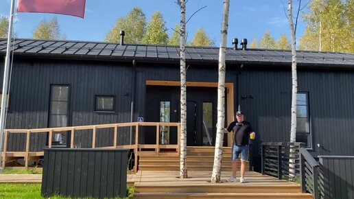 Интересный дом П-образной формы с панорамным остеклением от компании NORDIC WOOD