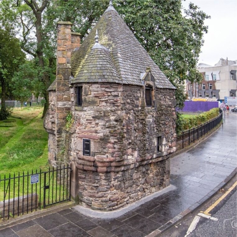 Баня королевы Марии Шотландской (Стюарт). Эдинбург 