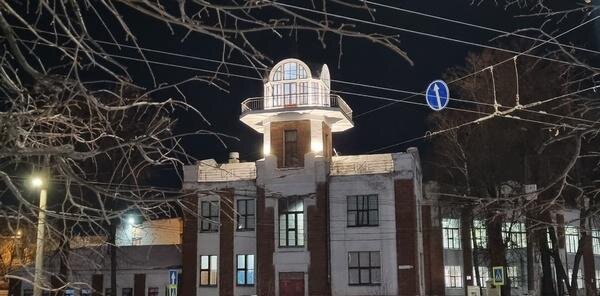     В астрономической башне ивановской гимназии включили подсветку