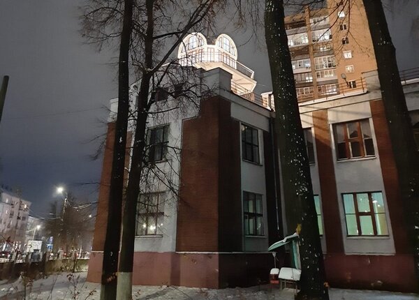     В астрономической башне ивановской гимназии включили подсветку