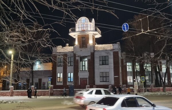     В астрономической башне ивановской гимназии включили подсветку