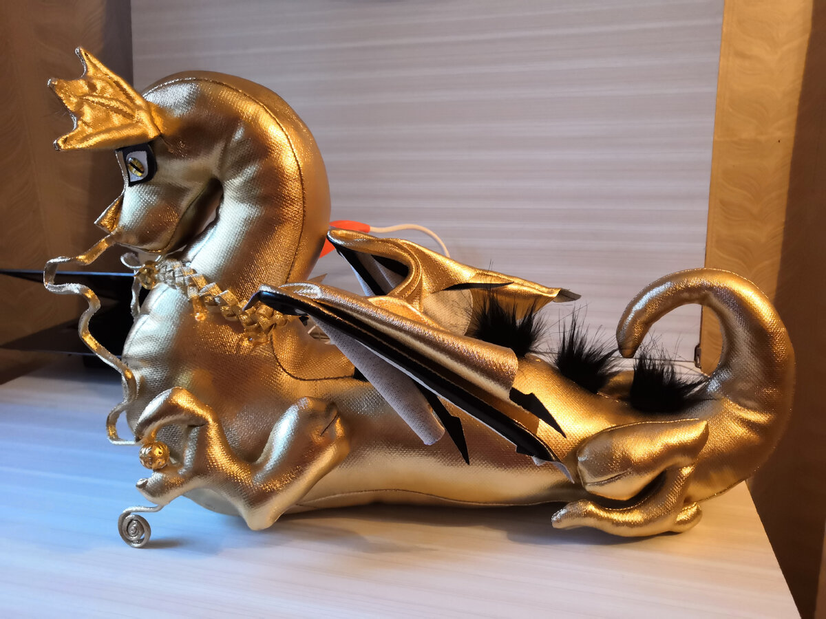 Золотой Дракон самый сейчас популярный. 