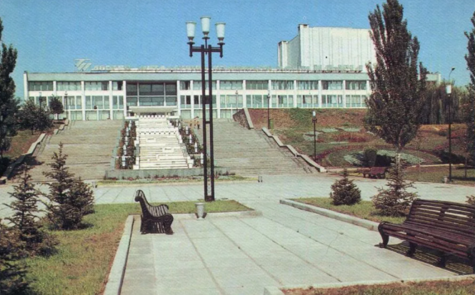 ДК Металлургов комбината имени Ильича. Фото времен СССР из открытых источников. 