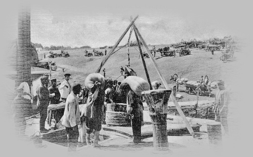 Выгрузка хлебной баржи. Российская Империя, XIX век