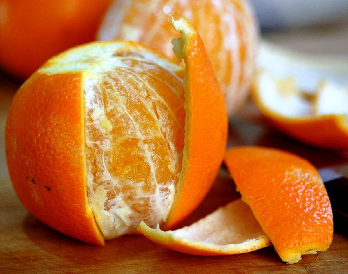 Кашель от мандаринов. Апельсин. Корка апельсина. Апельсиновая кожура. Цедра апельсина.