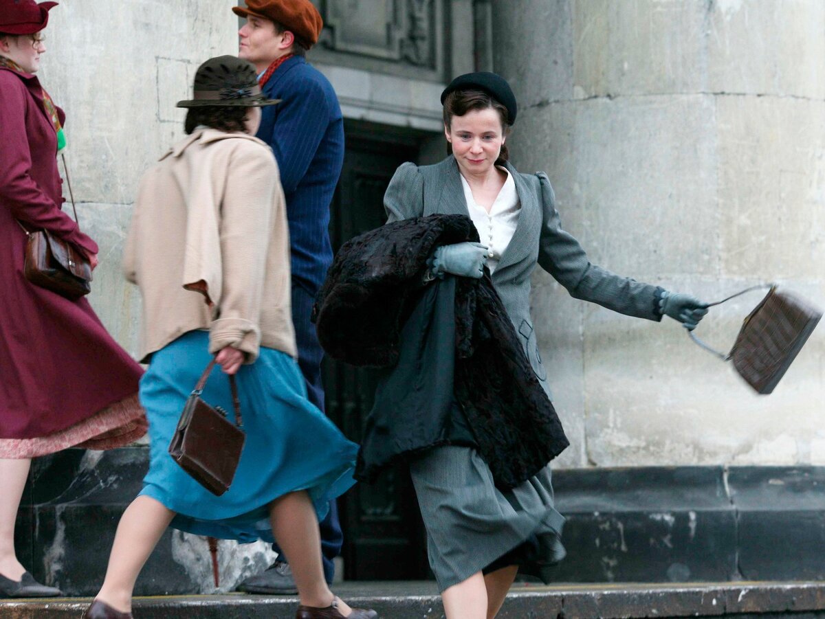 Кадр из фильма «Внутри вихря», 2009 год, режиссер Марлен Горрис