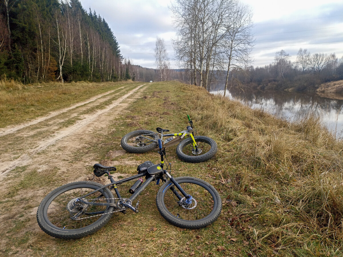 Велосипеды под присмотром и без замков