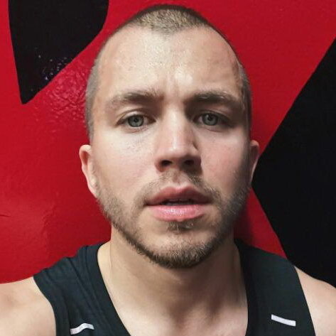     Актер Романович отказался от выгодной роли в «Слово пацана» из-за постельных сцен