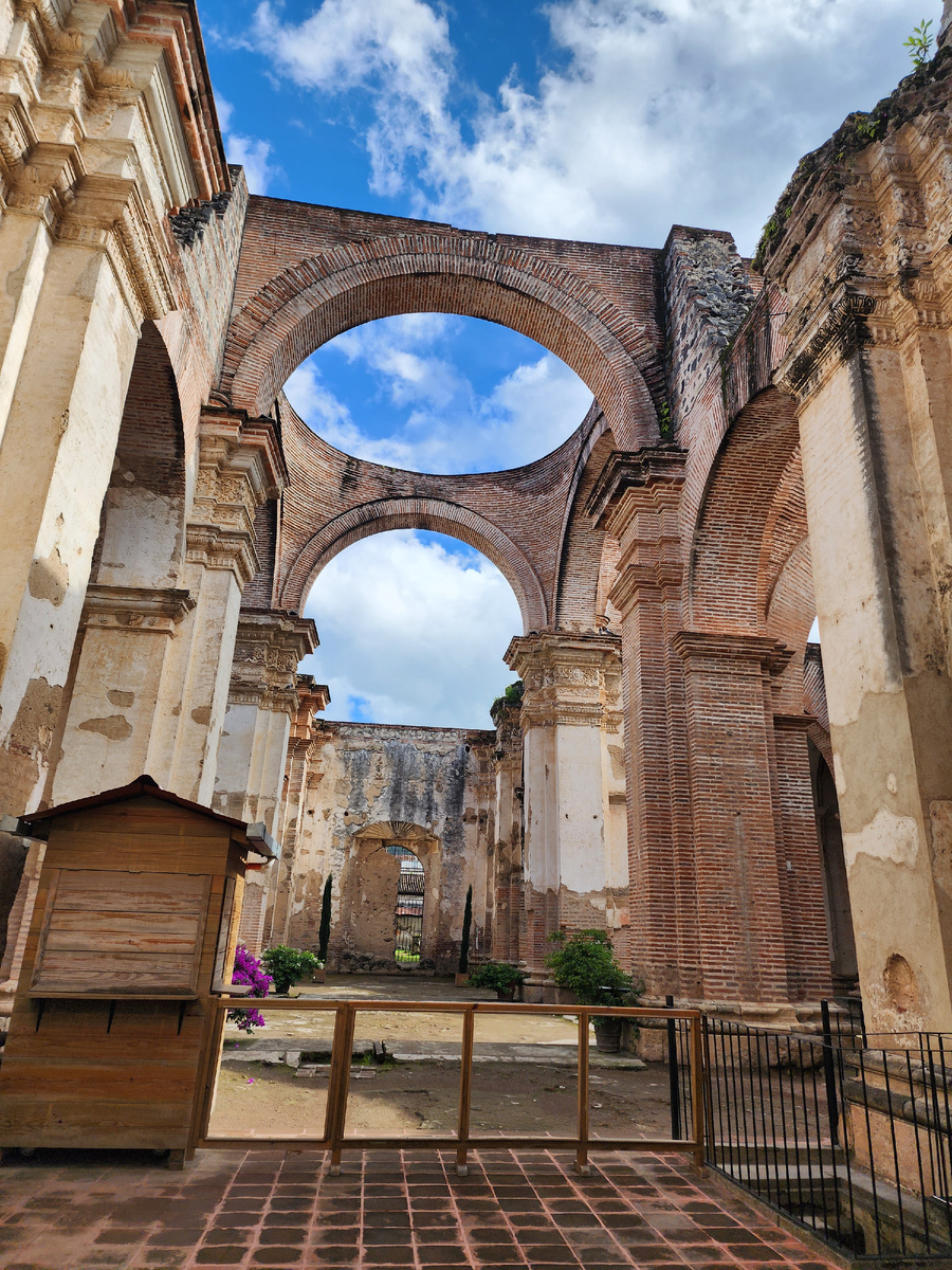 Руины Кафедрального собора Антигуа, Гватемала