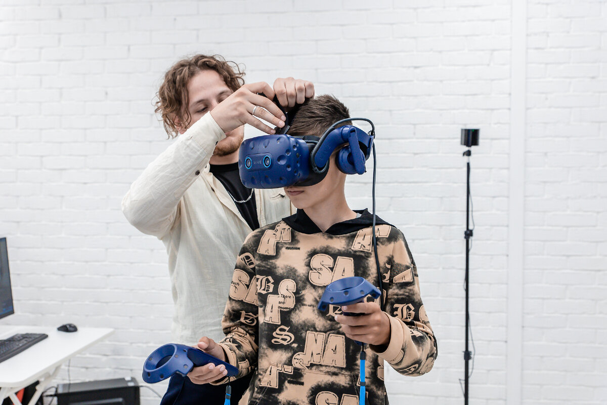 Разработчик vr ar решений. Программист будущего. Будущий программист. Разработка VR/ar приложений