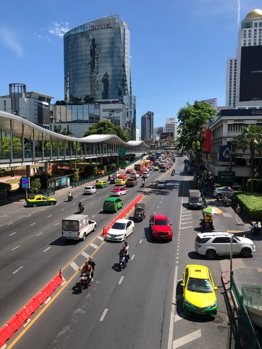 Одна из центральных улиц