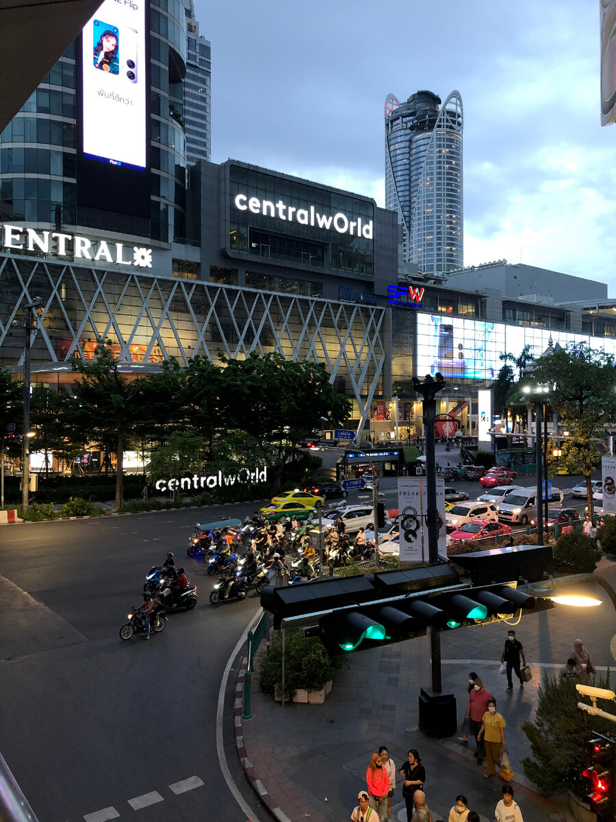 Вид на торговый центр Central World