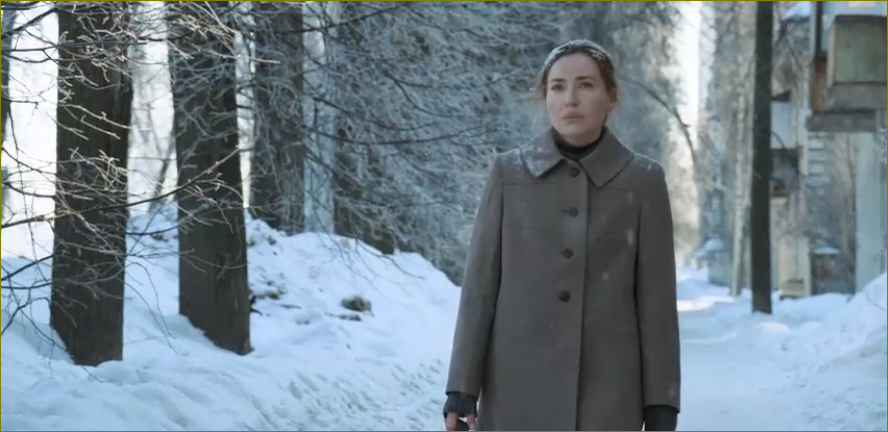 Снег кружится летает, летает... кадр из сериала "Слово пацана" (2023)