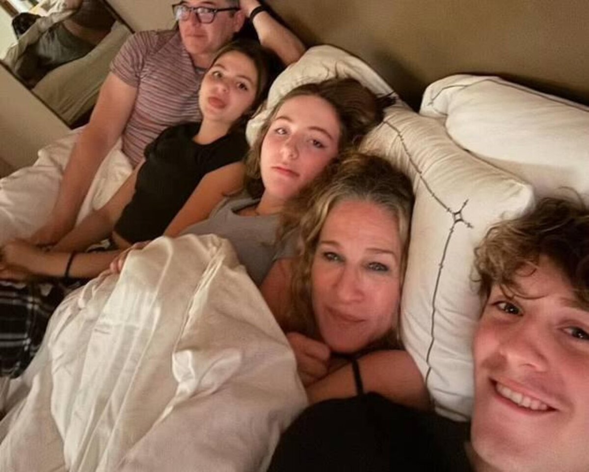    Сара Джессика Паркер с мужем и детьми