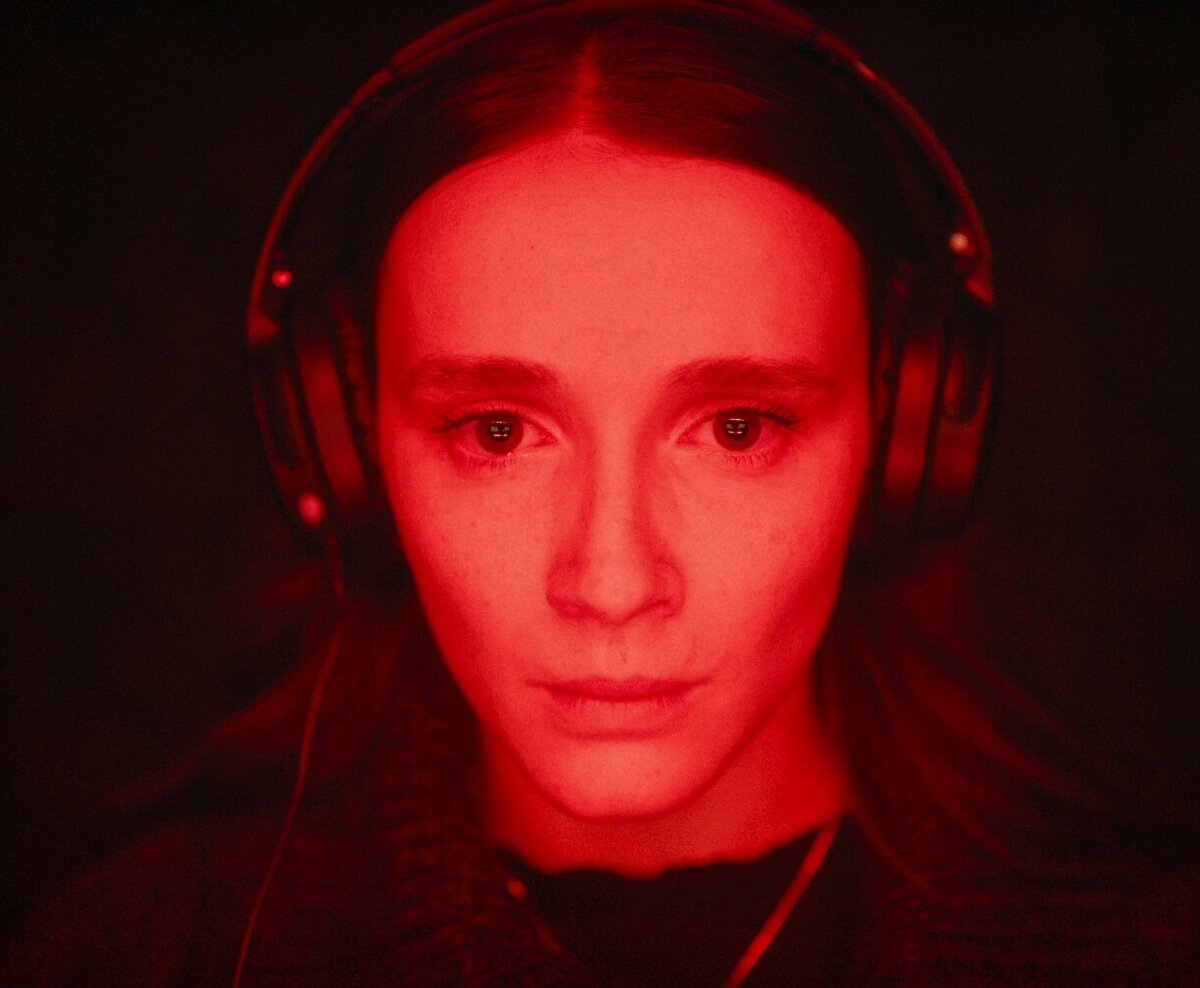 Кадр из фильма "Красные комнаты". 