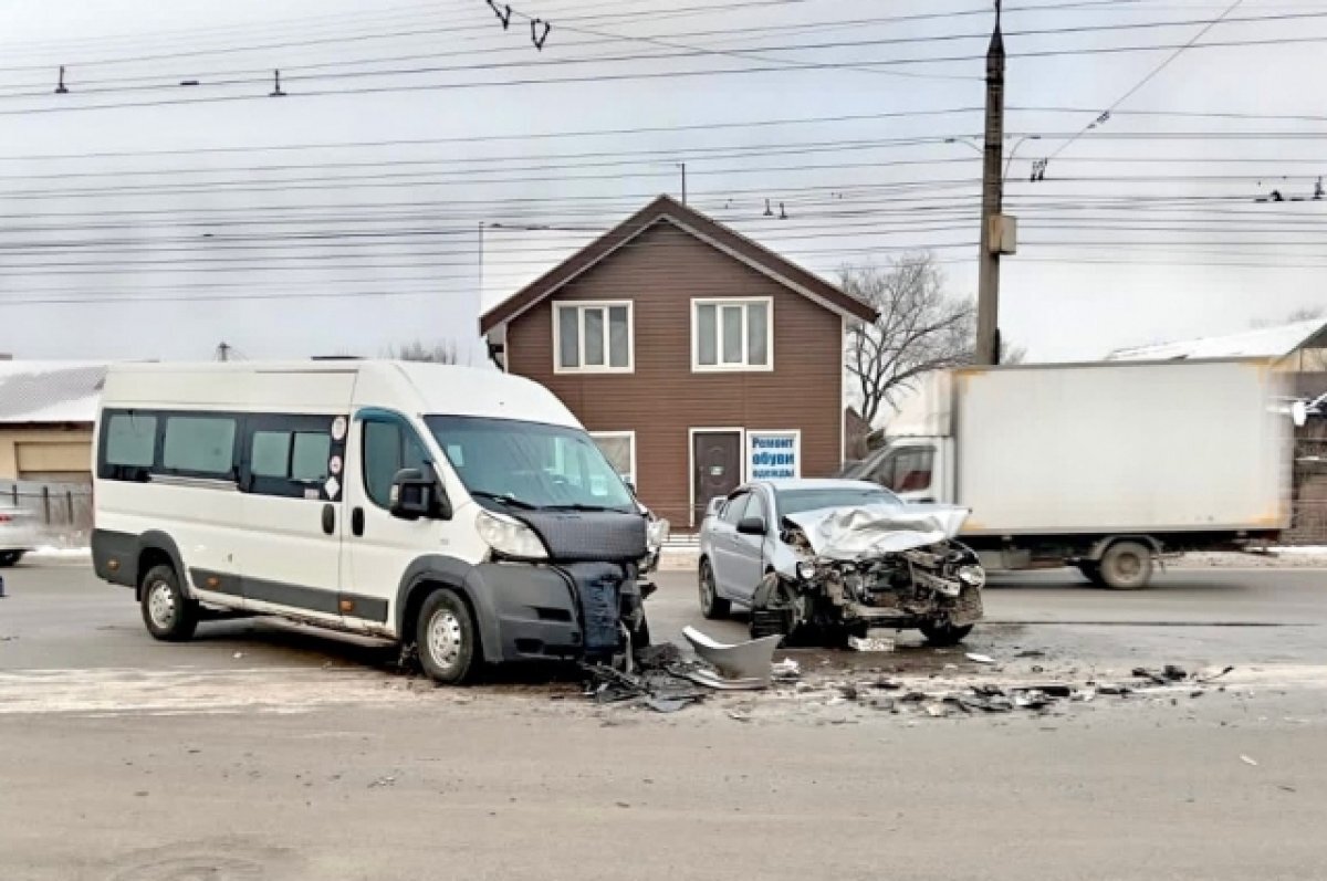 5 человек пострадали в ДТП с маршруткой в Иркутске утром 29 ноября | АиФ– Иркутск | Дзен