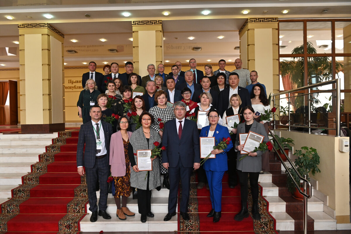 сайт правительства Бурятии. В Улан-Удэ состоялось награждение победителей всероссийского конкурса «100 лучших товаров России».