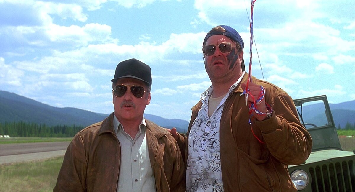 А вот к актёрскому дуэту Ричарда Дрейфуса и Джона Гудмана в фильме «Всегда» не придраться