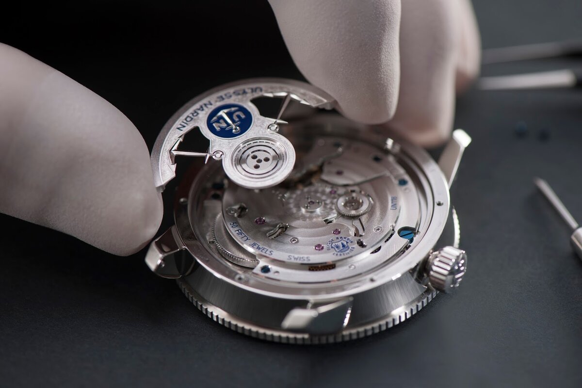 Механизм Ulysse Nardin  с автоподзаводом 
