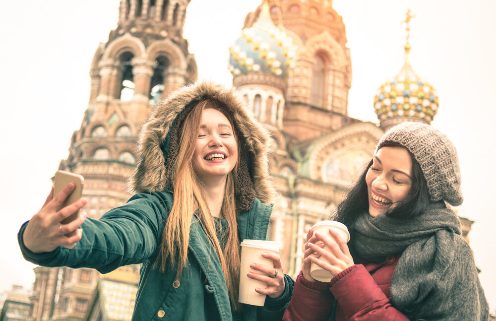 Если на Невском вам кажется, что со встречными что-то не так — вам не кажется