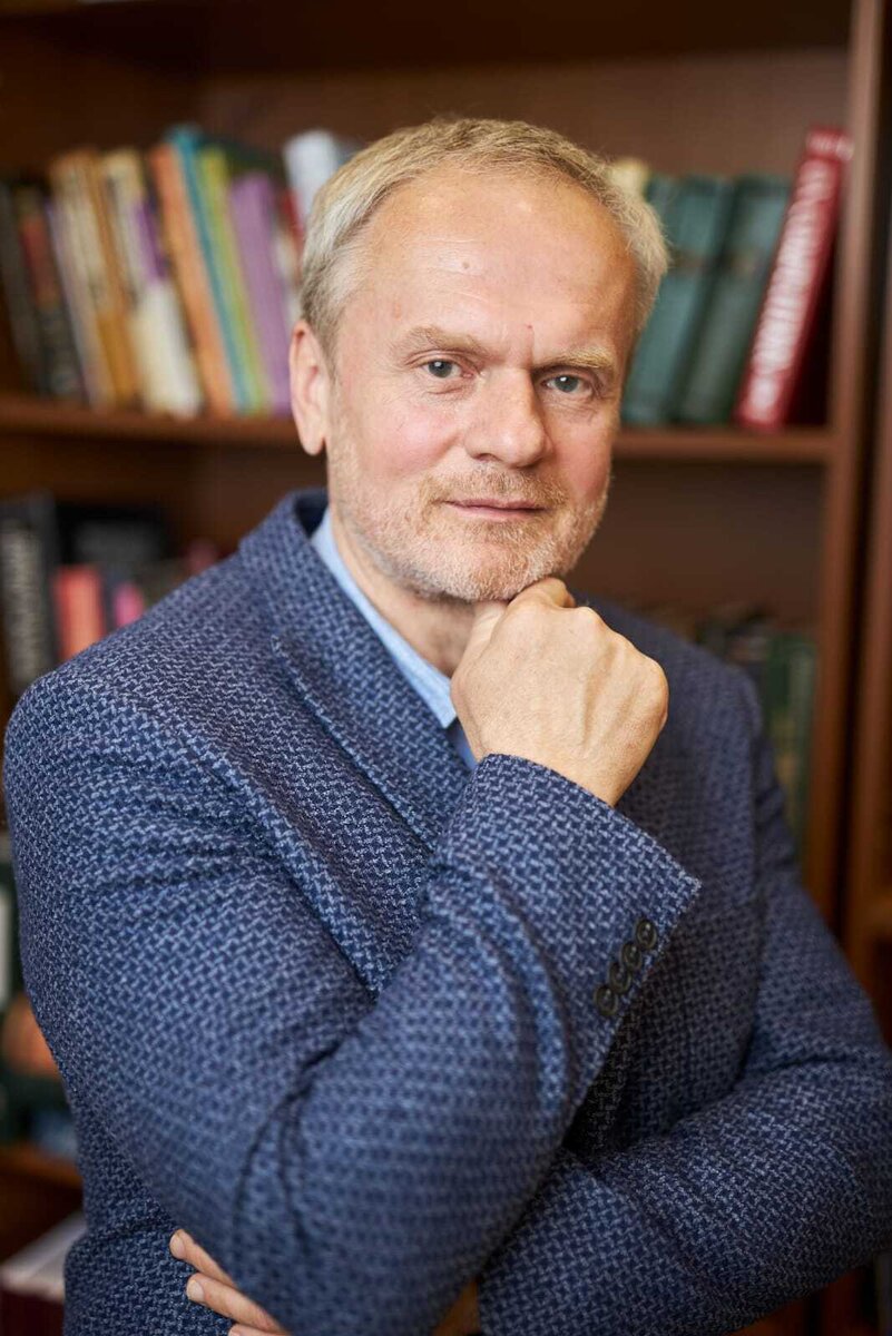 Методика «настройки», разработанная Дмитрием Щербаковым, берет свое начало в древних восточных практиках, именно поэтому хорошо сочетается с иглоукалыванием и массажем